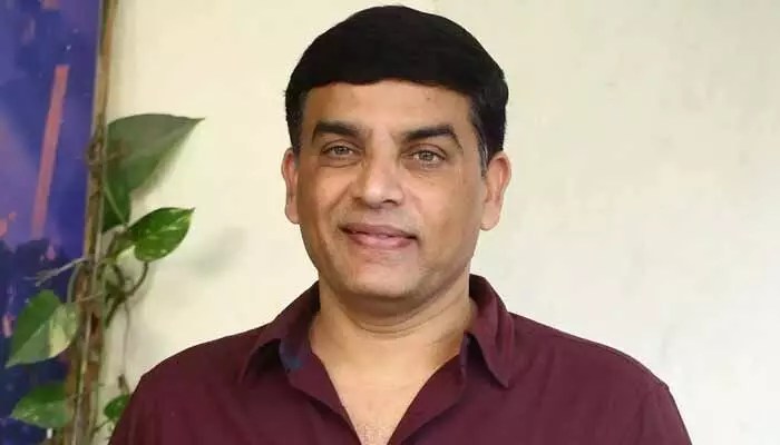 హీరోలంతా అబద్ధపు పలుకుబడితో బతుకుతున్నారు.. చెప్పేవాటిల్లో ఎలాంటి నిజం లేదంటూ దిల్ రాజు సంచలన కామెంట్స్ (వీడియో) హీరోలంతా అబద్ధపు పలుకుబడితో బతుకుతున్నారు.. చెప్పేవాటిల్లో ఎలాంటి నిజం లేదంటూ దిల్ రాజు సంచలన కామెంట్స్ (వీడియో)