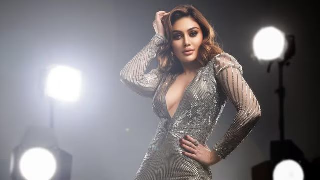 ఇండస్ట్రీలో విషాదం.. ప్రముఖ నటి షెఫాలీ జరీవాలా మృతి.. కారణమిదే..!! ఇండస్ట్రీలో విషాదం.. ప్రముఖ నటి షెఫాలీ జరీవాలా మృతి.. కారణమిదే..!!