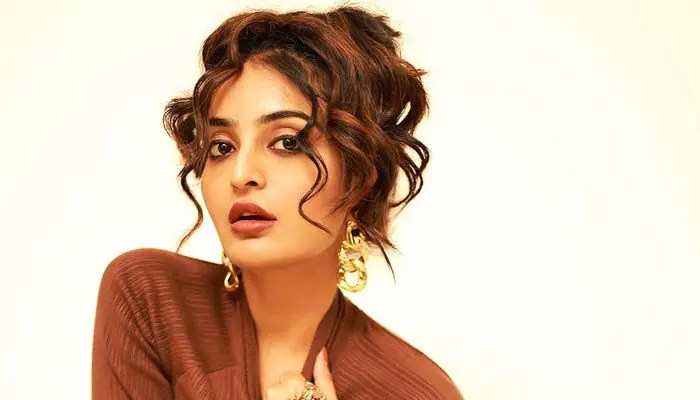 అనన్య నాగళ్ల హాట్ పోస్ట్.. లాలిపాప్ తింటే బూబ్స్ చూపించాలని రూల్ ఉందా? అంటూ నెటిజన్ల కామెంట్లు అనన్య నాగళ్ల హాట్ పోస్ట్.. లాలిపాప్ తింటే బూబ్స్ చూపించాలని రూల్ ఉందా? అంటూ నెటిజన్ల కామెంట్లు