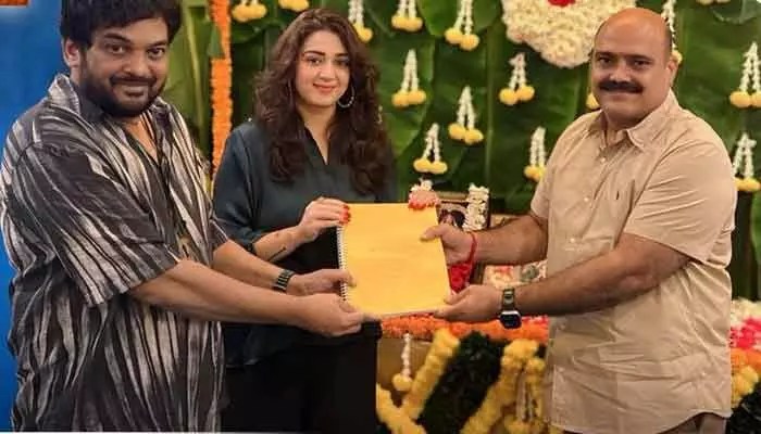 Vijay Sethupathi: పూరీసేతుపతి ప్రాజెక్టులోకి మరో అగ్ర నిర్మాత.. రెండు పవర్హౌస్లు ఒకటే పేలుడు అంటూ పోస్ట్ Vijay Sethupathi: పూరీసేతుపతి ప్రాజెక్టులోకి మరో అగ్ర నిర్మాత.. రెండు పవర్హౌస్లు ఒకటే పేలుడు అంటూ పోస్ట్