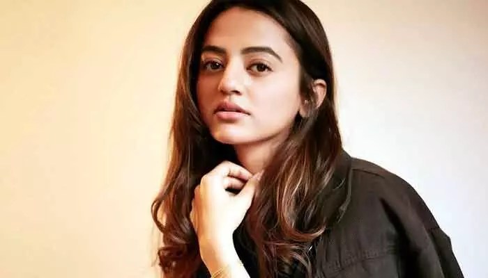 డైరెక్ట్గా కుదరకపోతే కనీసం ఫోన్లో అయినా చూపించు అన్నారు..కాస్టింగ్ కౌచ్పై షాకింగ్ కామెంట్స్ డైరెక్ట్గా కుదరకపోతే కనీసం ఫోన్లో అయినా చూపించు అన్నారు..కాస్టింగ్ కౌచ్పై షాకింగ్ కామెంట్స్