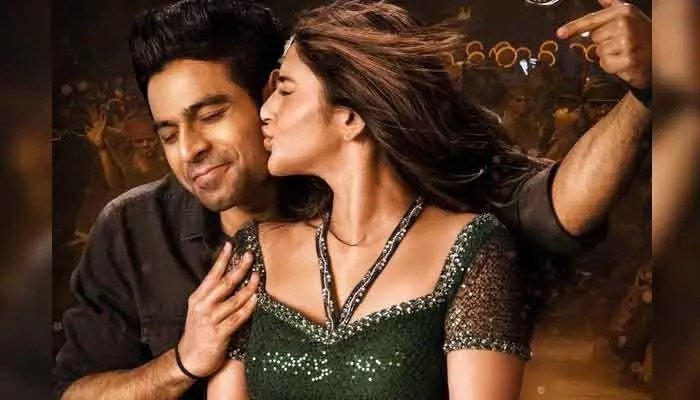 Viral Vayyari : జూనియర్ నుంచి వైరల్ వయ్యారి సాంగ్.. కెమిస్ట్రీతో కట్టిపడేస్తున్న శ్రీలీల, కిరీటి Viral Vayyari : జూనియర్ నుంచి వైరల్ వయ్యారి సాంగ్.. కెమిస్ట్రీతో కట్టిపడేస్తున్న శ్రీలీల, కిరీటి