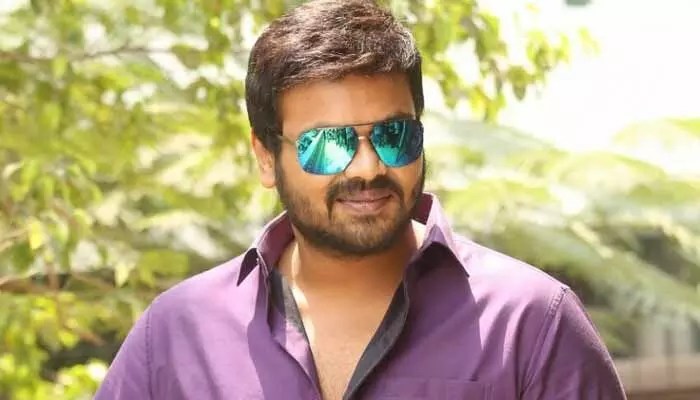 నెపోకిడ్ అయినంత మాత్రాన ఆ పప్పులేం ఉడకవు.. మంచు మనోజ్ సెన్సేషనల్ కామెంట్స్ (వీడియో) నెపోకిడ్ అయినంత మాత్రాన ఆ పప్పులేం ఉడకవు.. మంచు మనోజ్ సెన్సేషనల్ కామెంట్స్ (వీడియో)