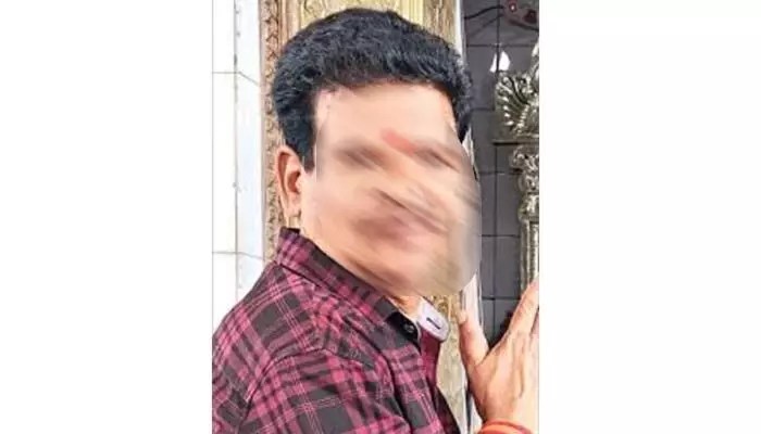 టాలీవుడ్ ఇండస్ట్రీలో విషాదం.. దర్శకుడు రాంబాబు కన్నుమూత టాలీవుడ్ ఇండస్ట్రీలో విషాదం.. దర్శకుడు రాంబాబు కన్నుమూత