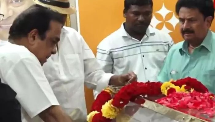 కోట శ్రీనివాసరావు మరణం.. బోరున ఏడ్చిన బ్రహ్మానందం కోట శ్రీనివాసరావు మరణం.. బోరున ఏడ్చిన బ్రహ్మానందం
