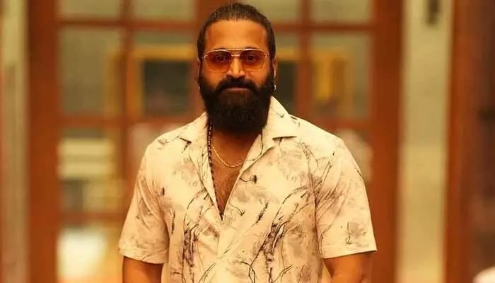 శ్రీకృష్ణ దేవరాయల బయోపిక్లో రిషబ్ శెట్టి.. హైప్ పెంచుతున్న ట్వీట్ శ్రీకృష్ణ దేవరాయల బయోపిక్లో రిషబ్ శెట్టి.. హైప్ పెంచుతున్న ట్వీట్