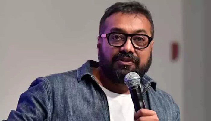అందుకే చాలా సినిమాలు ప్రేక్షకుల ముందుకు రాకుండా ఆగిపోతున్నాయి.. సెన్సార్ బోర్డ్పై డైరెక్టర్ ఫైర్ అందుకే చాలా సినిమాలు ప్రేక్షకుల ముందుకు రాకుండా ఆగిపోతున్నాయి.. సెన్సార్ బోర్డ్పై డైరెక్టర్ ఫైర్