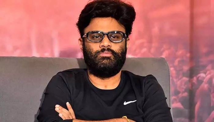 వాళ్లకు డబ్బులు ఇచ్చి మరీ అలాంటి పనులు చేపిస్తున్నాం.. సంచలన నిజాలు బయటపెట్టిన నాగవంశీ (వీడియో) వాళ్లకు డబ్బులు ఇచ్చి మరీ అలాంటి పనులు చేపిస్తున్నాం.. సంచలన నిజాలు బయటపెట్టిన నాగవంశీ (వీడియో)