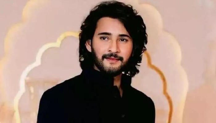 మహేష్ బాబుపై బాలీవుడ్ క్రిటిక్ ఉమైర్ సందు సంచలన ఆరోపణలు: ఫ్యాన్స్ రచ్చ! మహేష్ బాబుపై బాలీవుడ్ క్రిటిక్ ఉమైర్ సందు సంచలన ఆరోపణలు: ఫ్యాన్స్ రచ్చ!