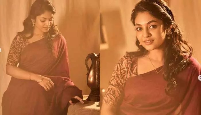 సింపుల్ లుక్లో ఇవానా.. అచ్చ తెలుగింటి కోడలిలా ఉన్నావంటూ కామెంట్స్ సింపుల్ లుక్లో ఇవానా.. అచ్చ తెలుగింటి కోడలిలా ఉన్నావంటూ కామెంట్స్