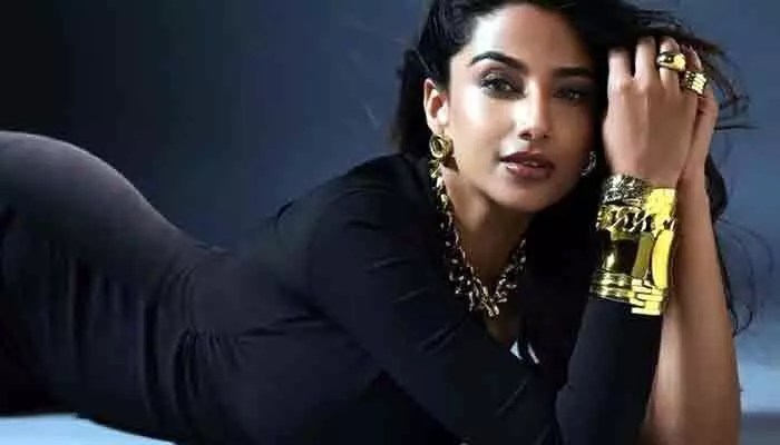Meenakshi Chowdhury: ఈ సినిమాలో నటించడం గ్రేట్గా ఫీల్ అవుతున్నా.. మీనాక్షి చౌదరి కామెంట్స్ వైరల్ Meenakshi Chowdhury: ఈ సినిమాలో నటించడం గ్రేట్గా ఫీల్ అవుతున్నా.. మీనాక్షి చౌదరి కామెంట్స్ వైరల్