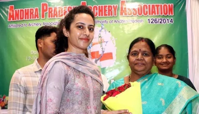 Tejaswini Nandamuri: ఆంధ్రప్రదేశ్ ఆర్చరీ సంఘం అధ్యక్షురాలిగా బాలకృష్ణ చిన్న కుమార్తె ఎన్నిక Tejaswini Nandamuri: ఆంధ్రప్రదేశ్ ఆర్చరీ సంఘం అధ్యక్షురాలిగా బాలకృష్ణ చిన్న కుమార్తె ఎన్నిక