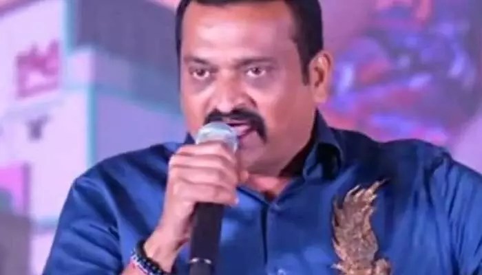 వస్తున్నా.. ఇప్పుడే అసలు సినిమా మొదలవ్వుద్ది.. బండ్ల గణేష్ కీలక ప్రకటన వస్తున్నా.. ఇప్పుడే అసలు సినిమా మొదలవ్వుద్ది.. బండ్ల గణేష్ కీలక ప్రకటన
