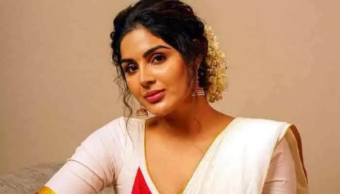 Samyuktha : ఇంటెన్స్ యాక్షన్ డ్రామాలో సంయుక్త.. ఫస్ట్ లుక్ పోస్టర్ ఎప్పుడంటే? Samyuktha : ఇంటెన్స్ యాక్షన్ డ్రామాలో సంయుక్త.. ఫస్ట్ లుక్ పోస్టర్ ఎప్పుడంటే?