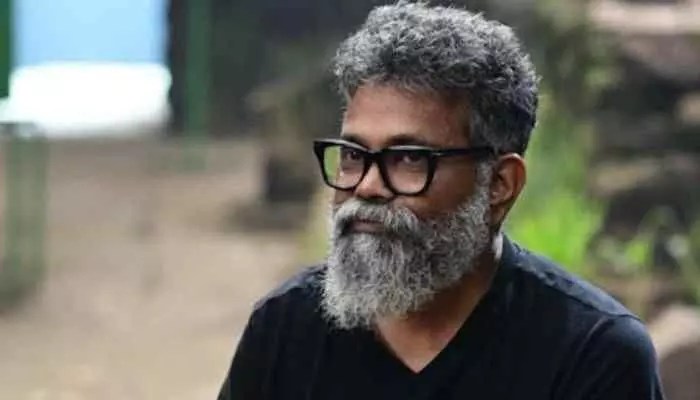శిష్యులతో సుకుమార్ భారీ ప్లానింగ్..ఏకంగా ఇద్దరు యువ హీరోలతో ! శిష్యులతో సుకుమార్ భారీ ప్లానింగ్..ఏకంగా ఇద్దరు యువ హీరోలతో !