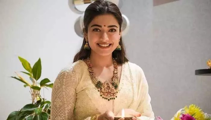 ఈ ప్రయాణంలో జరిగినవన్నీ ఎప్పటికీ గుర్తుండిపోతాయి.. రష్మిక ఎమోషనల్ పోస్ట్ ఈ ప్రయాణంలో జరిగినవన్నీ ఎప్పటికీ గుర్తుండిపోతాయి.. రష్మిక ఎమోషనల్ పోస్ట్