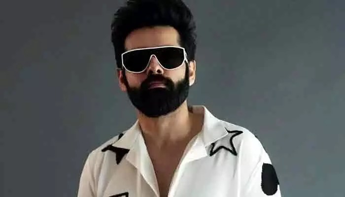 Ram Pothineni: డైరెక్టర్గా రామ్ పోతినేని.. షాకింగ్ ట్విస్ట్ ఇచ్చిన హీరో Ram Pothineni: డైరెక్టర్గా రామ్ పోతినేని.. షాకింగ్ ట్విస్ట్ ఇచ్చిన హీరో