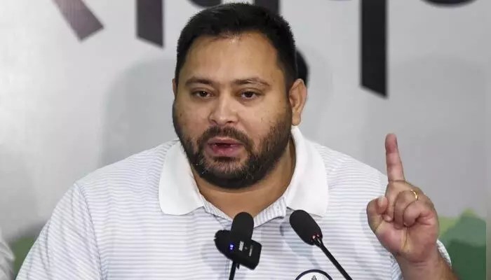 బీజేపీ కుట్ర: బీహార్ను మోసం చేసిందా? తేజస్వి సంచలన ఆరోపణలు! బీజేపీ కుట్ర: బీహార్ను మోసం చేసిందా? తేజస్వి సంచలన ఆరోపణలు!