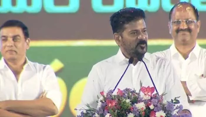 తెలుగు బడా BIG నిర్మాతలకు షాక్.. టికెట్ల ధరల పెంపుపై CM రేవంత్ సంచలన షరతు తెలుగు బడా BIG నిర్మాతలకు షాక్.. టికెట్ల ధరల పెంపుపై CM రేవంత్ సంచలన షరతు