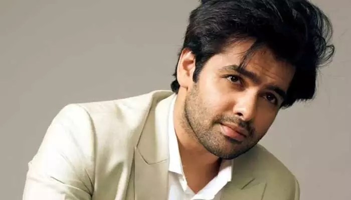 Ram Pothineni: అభిమానులు అలా చెయ్యడం కరెక్ట్ కాదు.. దేనికైనా పరిమితి ఉండాలి.. వైరల్గా రామ్ పోతినేని కామెంట్స్ Ram Pothineni: అభిమానులు అలా చెయ్యడం కరెక్ట్ కాదు.. దేనికైనా పరిమితి ఉండాలి.. వైరల్గా రామ్ పోతినేని కామెంట్స్