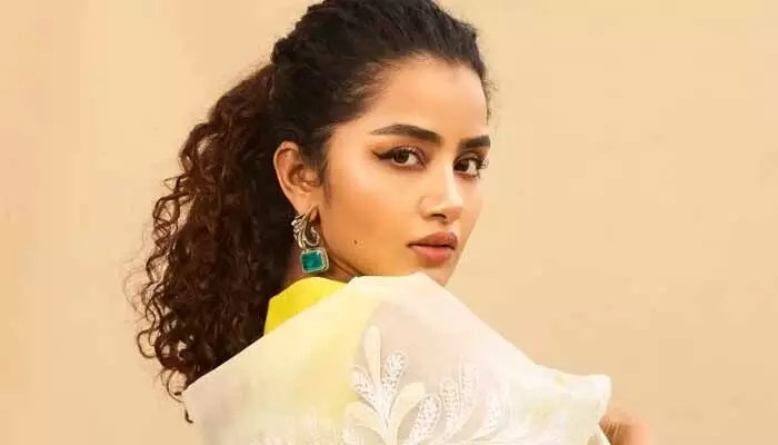 నన్ను టార్గెట్ చేసి పరువు తీస్తున్నారు.. నిందితులు ఎవరో తెలిసి షాక్ అయ్యానంటూ అనుపమ సంచలన పోస్ట్ నన్ను టార్గెట్ చేసి పరువు తీస్తున్నారు.. నిందితులు ఎవరో తెలిసి షాక్ అయ్యానంటూ అనుపమ సంచలన పోస్ట్