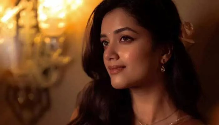 కెరీర్ స్టార్టింగ్లోనే ఈ అవకాశం రావడం నా అదృష్టం.. హీరోయిన్ భాగ్యశ్రీ బోర్సే కామెంట్స్ వైరల్ కెరీర్ స్టార్టింగ్లోనే ఈ అవకాశం రావడం నా అదృష్టం.. హీరోయిన్ భాగ్యశ్రీ బోర్సే కామెంట్స్ వైరల్