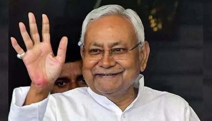బిహార్లో సంచలనం: సీఎం పదవికి నితీష్ రాజీనామా! బీజేపీకి దారి సుగమం? బిహార్లో సంచలనం: సీఎం పదవికి నితీష్ రాజీనామా! బీజేపీకి దారి సుగమం?