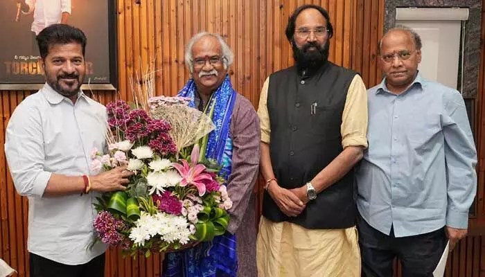 ముఖ్యమంత్రి రేవంత్ రెడ్డిని కలిసిన నటుడు శుభలేఖ సుధాకర్ ముఖ్యమంత్రి రేవంత్ రెడ్డిని కలిసిన నటుడు శుభలేఖ సుధాకర్