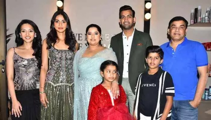 హైదరాబాద్లో తొలి తరహా లగ్జరీ మేకప్ స్టూడియో హైదరాబాద్లో తొలి తరహా లగ్జరీ మేకప్ స్టూడియో
