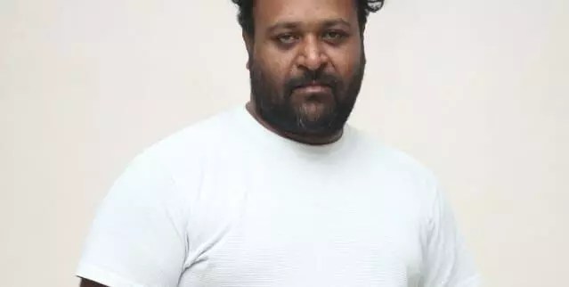 జిన్ చిత్రం కోసం దర్శకుడి ధీమా: టికెట్ డబ్బులకు డబుల్ వినోదం గ్యారెంటీ! జిన్ చిత్రం కోసం దర్శకుడి ధీమా: టికెట్ డబ్బులకు డబుల్ వినోదం గ్యారెంటీ!