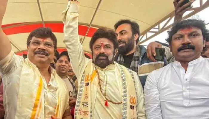 బాలయ్య సంచలన ప్రకటన: అఖండ 2 కేవలం తెలుగు సినిమా కాదు, భారతీయులందరిదీ! బాలయ్య సంచలన ప్రకటన: అఖండ 2 కేవలం తెలుగు సినిమా కాదు, భారతీయులందరిదీ!