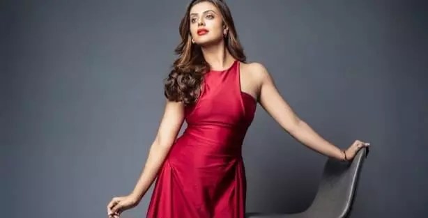 టాలీవుడ్లో హాట్ టాపిక్.. మీరా రాజ్ కెరీర్ జెట్ స్పీడ్! టాలీవుడ్లో హాట్ టాపిక్.. మీరా రాజ్ కెరీర్ జెట్ స్పీడ్!