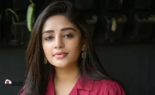 'మార్క్ క్వీన్' దీప్శిఖకు బంపర్ ఆఫర్: కిచ్చా సుదీప్తో డెబ్యూ రొమాన్స్! 'మార్క్ క్వీన్' దీప్శిఖకు బంపర్ ఆఫర్: కిచ్చా సుదీప్తో డెబ్యూ రొమాన్స్!