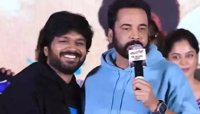 మెగాస్టార్ సినిమా ట్విస్ట్ లీక్: ఆ షాకింగ్ రహస్యం చెప్పేసిన శివాజీ! మెగాస్టార్ సినిమా ట్విస్ట్ లీక్: ఆ షాకింగ్ రహస్యం చెప్పేసిన శివాజీ!