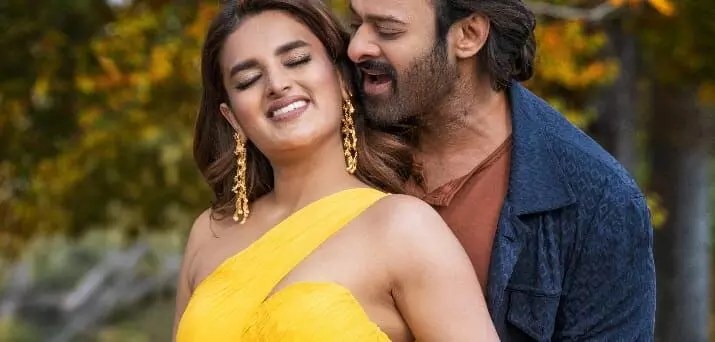 రాజాసాబ్ పాటలు: థియేటర్లలో ప్రభాస్ ఫ్యాన్స్ కు అరుపులే! రాజాసాబ్ పాటలు: థియేటర్లలో ప్రభాస్ ఫ్యాన్స్ కు అరుపులే!