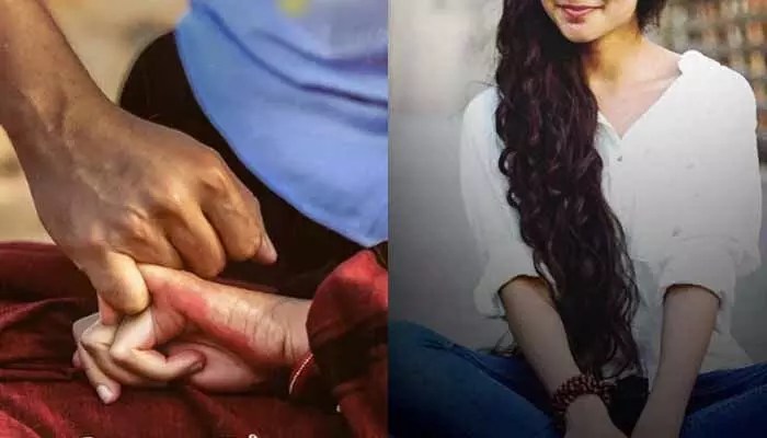 చిటికెన వేలుతో సాయి పల్లవి సందేశం! 'శ్యామ్ సింగరాయ్'కి 4 ఏళ్లు.. నెట్టింట వైరల్. చిటికెన వేలుతో సాయి పల్లవి సందేశం! 'శ్యామ్ సింగరాయ్'కి 4 ఏళ్లు.. నెట్టింట వైరల్.