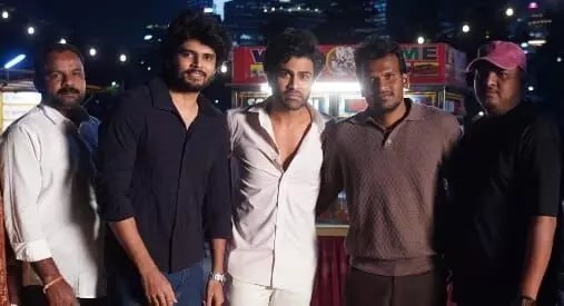 ప్రేమంటే వెలుగు కాదు, వినాశనమా? 'కాగితం పడవలు' ట్రైలర్ సంచలనం! ప్రేమంటే వెలుగు కాదు, వినాశనమా? 'కాగితం పడవలు' ట్రైలర్ సంచలనం!