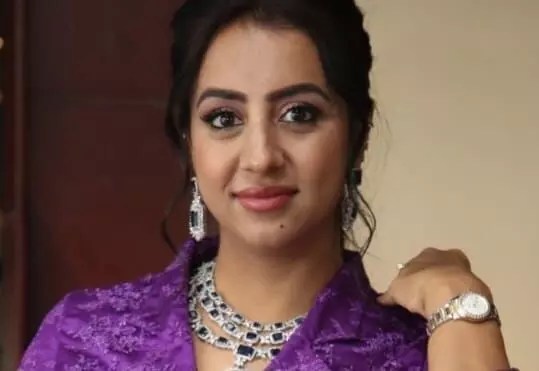 బిగ్ బాస్ సంజన భావోద్వేగం: ఆ పోరాటం గెలిచాను.. ఈ విజయం వారికే! బిగ్ బాస్ సంజన భావోద్వేగం: ఆ పోరాటం గెలిచాను.. ఈ విజయం వారికే!