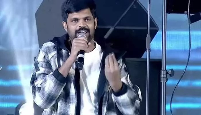 ప్రభాస్ సినిమాతో జీవితం ధన్యం! మహేష్ కన్నీళ్లు.. వైరల్ అవుతున్న కామెంట్స్ ప్రభాస్ సినిమాతో జీవితం ధన్యం! మహేష్ కన్నీళ్లు.. వైరల్ అవుతున్న కామెంట్స్