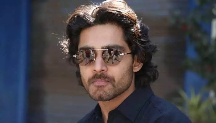చాంపియన్ సక్సెస్: రోషన్కు అల్లు అరవింద్ బంపర్ ఆఫర్! భారీ ప్రాజెక్ట్ ఫిక్స్! చాంపియన్ సక్సెస్: రోషన్కు అల్లు అరవింద్ బంపర్ ఆఫర్! భారీ ప్రాజెక్ట్ ఫిక్స్!