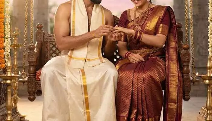 విజయ్-రష్మిక పెళ్లి రూమర్స్ మధ్య... నెట్టింట ప్రకంపనలు సృష్టిస్తున్న వైరల్ ఫొటో! ఫ్యాన్స్ చూపు తిప్పుకోలేరు. విజయ్-రష్మిక పెళ్లి రూమర్స్ మధ్య... నెట్టింట ప్రకంపనలు సృష్టిస్తున్న వైరల్ ఫొటో! ఫ్యాన్స్ చూపు తిప్పుకోలేరు.