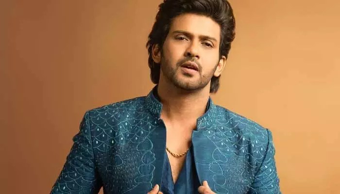 "నా ఎదుగుదలకు మీరే కారణం!" - నవీన్ పొలిశెట్టి హృదయపూర్వక వ్యాఖ్యలు వైరల్! "నా ఎదుగుదలకు మీరే కారణం!" - నవీన్ పొలిశెట్టి హృదయపూర్వక వ్యాఖ్యలు వైరల్!