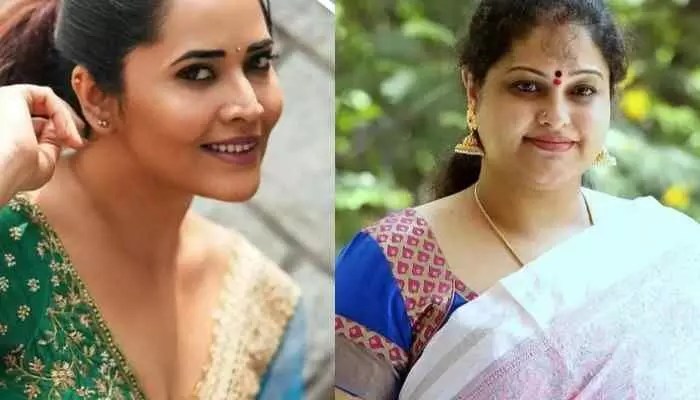 అనసూయను టార్గెట్ చేసిన రాశి: 'ఆమె బాగా ఓవర్' అంటూ సీనియర్ నటి షాకింగ్ కామెంట్స్! అనసూయను టార్గెట్ చేసిన రాశి: 'ఆమె బాగా ఓవర్' అంటూ సీనియర్ నటి షాకింగ్ కామెంట్స్!