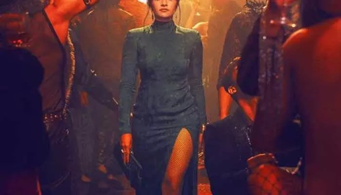 యశ్ 'టాక్సిక్' మెల్లిసా లుక్ వైరల్! మోడ్రన్ డ్రెస్సులో రుక్మిణి వసంత్ అదరహో! యశ్ 'టాక్సిక్' మెల్లిసా లుక్ వైరల్! మోడ్రన్ డ్రెస్సులో రుక్మిణి వసంత్ అదరహో!