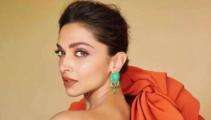 దీపికా పదుకొణె షాకింగ్ నిర్ణయం: రొమాంటిక్ కామెడీల కోసం ఓటీటీకి గ్రీన్ సిగ్నల్? దీపికా పదుకొణె షాకింగ్ నిర్ణయం: రొమాంటిక్ కామెడీల కోసం ఓటీటీకి గ్రీన్ సిగ్నల్?