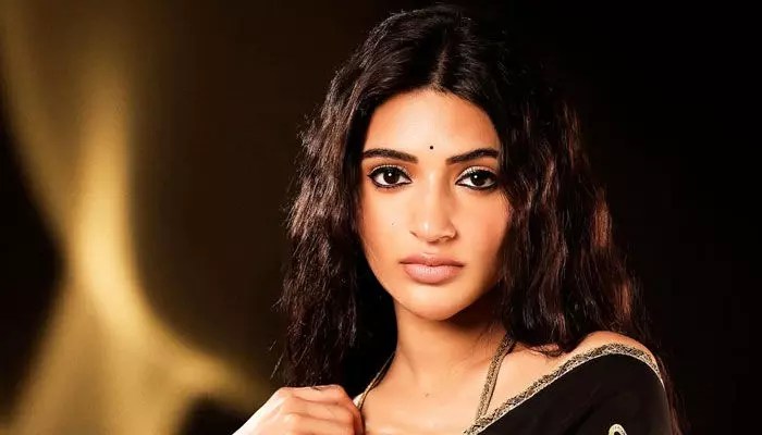 శ్రీలీల సంచలన ప్రకటన: ఆ కఠిన నిర్ణయం ఆయన కోసమే! పుష్ప-2పై షాకింగ్ నిజం! శ్రీలీల సంచలన ప్రకటన: ఆ కఠిన నిర్ణయం ఆయన కోసమే! పుష్ప-2పై షాకింగ్ నిజం!