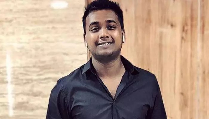 షాకింగ్: రాహుల్ సిప్లిగంజ్కు హైకోర్టు నోటీసులు! అసలేం జరిగిందంటే? షాకింగ్: రాహుల్ సిప్లిగంజ్కు హైకోర్టు నోటీసులు! అసలేం జరిగిందంటే?