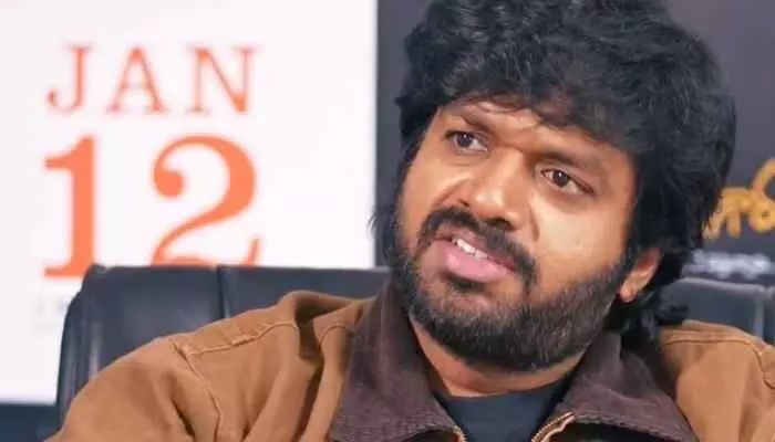 షాకింగ్: ఆ స్టార్ హీరో ఆఫర్ను ముఖం మీదే తిరస్కరించిన అనిల్ రావిపూడి! మెగాస్టార్ మూవీ కోసమేనా? షాకింగ్: ఆ స్టార్ హీరో ఆఫర్ను ముఖం మీదే తిరస్కరించిన అనిల్ రావిపూడి! మెగాస్టార్ మూవీ కోసమేనా?
