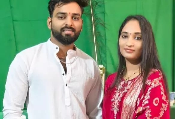 షాకింగ్: 'సింధూరి' మూవీ లాంచ్! ఈశ్వర్, ఐశ్వర్య లవ్ స్టోరీతో టాలీవుడ్ షేక్! షాకింగ్: 'సింధూరి' మూవీ లాంచ్! ఈశ్వర్, ఐశ్వర్య లవ్ స్టోరీతో టాలీవుడ్ షేక్!