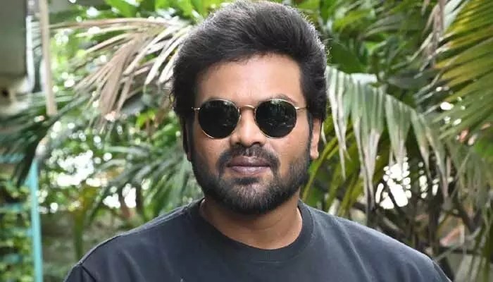 షాకింగ్: ఆటో ఎక్కిన మంచు మనోజ్.. కారణం తెలిస్తే దిమ్మతిరగాల్సిందే! షాకింగ్: ఆటో ఎక్కిన మంచు మనోజ్.. కారణం తెలిస్తే దిమ్మతిరగాల్సిందే!